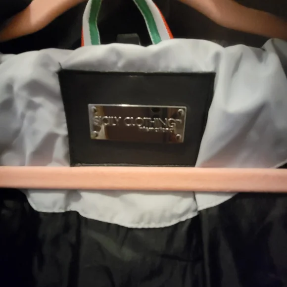 Winter jacket! - Picture 3 of 5